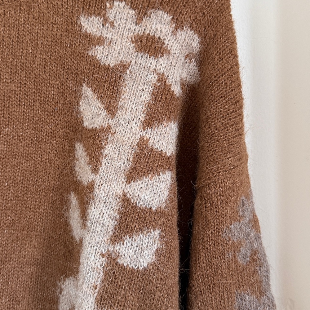 Degen Flower Power Sweater, S/M -NEW - Picture 5 of 8